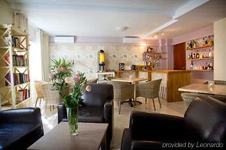 Hotel Marbella 丰希罗拉